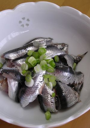 スプーンで簡単下処理！旬の『しこいわし』-レシピのメイン写真