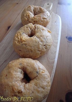 まろやかな酸味☆トマトバジルのベーグル-レシピのメイン写真