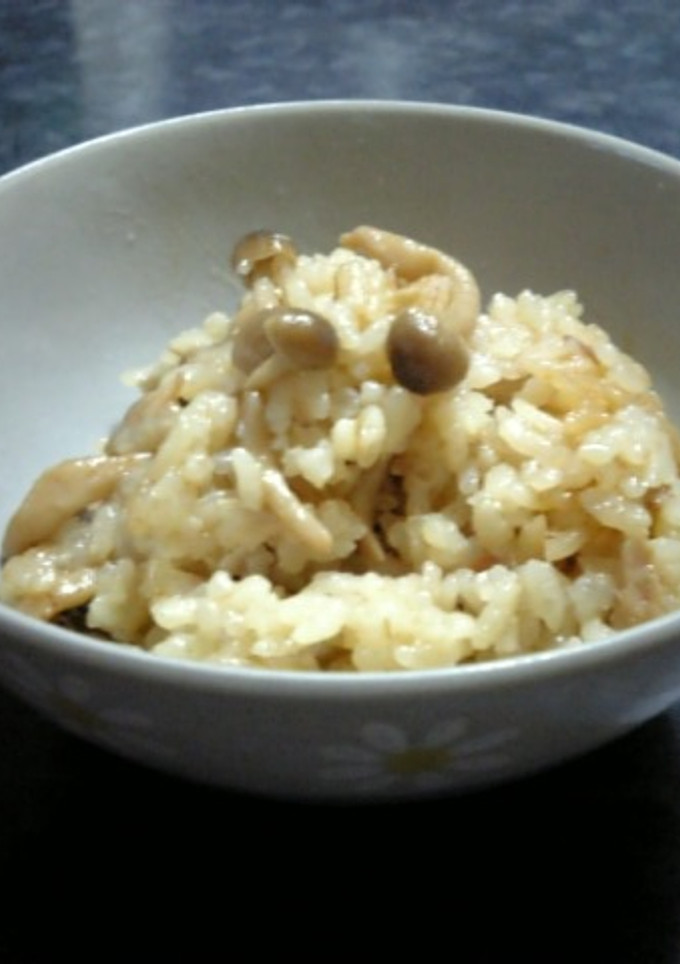 きのことツナ缶を入れるだけ！炊き込みご飯-レシピのメイン写真