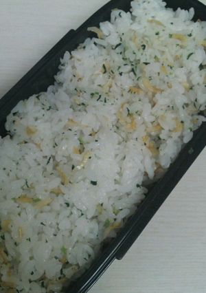 お弁当のふりかけごはんに+カルシウム♪-レシピのメイン写真