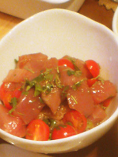 まぐろとトマトと香菜のサラダ-レシピのメイン写真