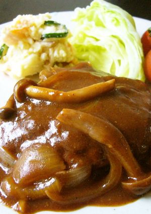 簡単・デミグラス缶で煮込みハンバーグ-レシピのメイン写真