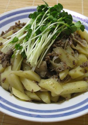 牛ひき肉ときのことじゃがいもガーリック炒-レシピのメイン写真