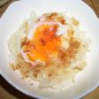 困った時の一品☆黄身OR温玉ねぎサラダ?