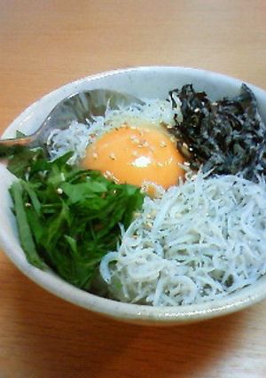 ひとりご飯にちょっと贅沢しらす卵ご飯-レシピのメイン写真