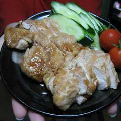 รูปของ 鶏肉と戻し汁（干しシイタケ）の炒め煮