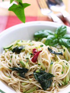 ズッキーニとバジルのパスタ-レシピのメイン写真