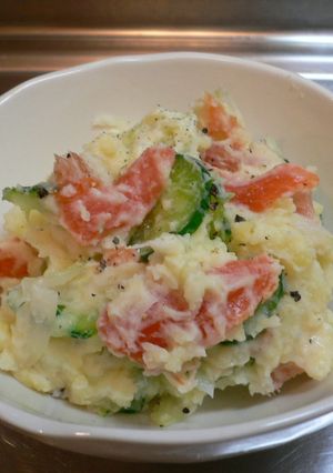 スモークサーモン入りポテトサラダ-レシピのメイン写真