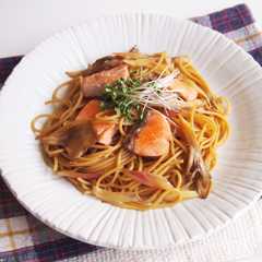 รูปของ 【醤油】すだち香る 鮭の醤油パスタ