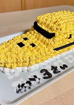 ドクターイエロー✖️かぼちゃと桃のケーキ-レシピのメイン写真