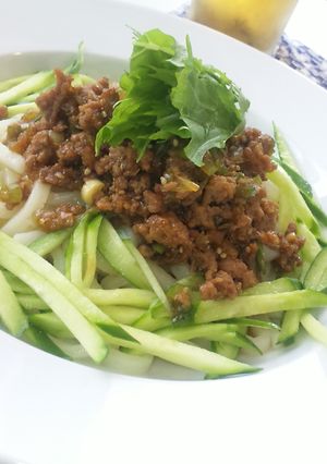 ☆秘伝のﾋﾟﾘ辛肉味噌ｻﾗﾀﾞうどん☆-レシピのメイン写真