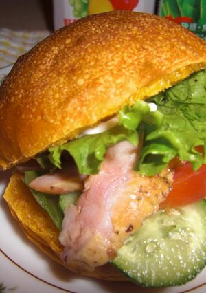 ホームベーカリーで野菜ジュースのバンズ-レシピのメイン写真