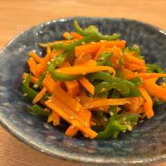 รูปของ レンジで簡単⭐︎にんじんとピーマンのナムル