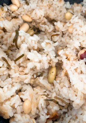 【節分に◎】大豆と塩こんぶの炊き込みご飯-レシピのメイン写真