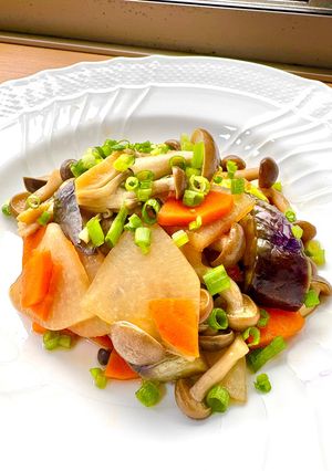 【簡単副菜】白だしできのこと茄子と大根の炒め煮-レシピのメイン写真
