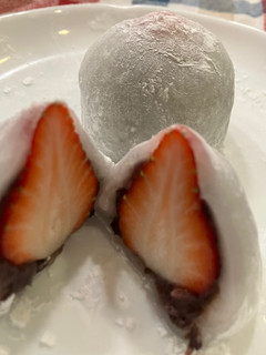 レンジで簡単❗️モチモチ苺大福‼️-レシピのメイン写真