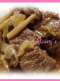 絶品!柔らか牛肉のトロ~リ玉ねぎ煮込み♪-レシピのメイン写真