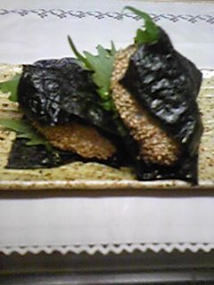 ごまと大葉がたまらなくウマイ!梅おにぎり-レシピのメイン写真