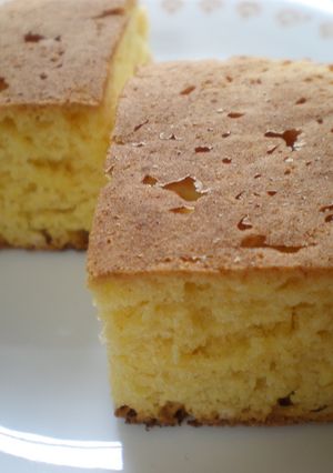 ほんのりオレンジ色のケーキ-レシピのメイン写真