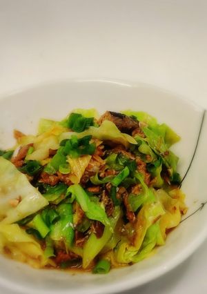 さばみそ煮缶とキャベツの簡単レンジ蒸し-レシピのメイン写真