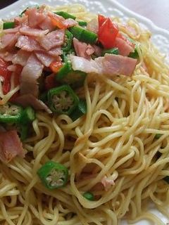 夏焼きそば!トマト&おくら&べーこん♪-レシピのメイン写真
