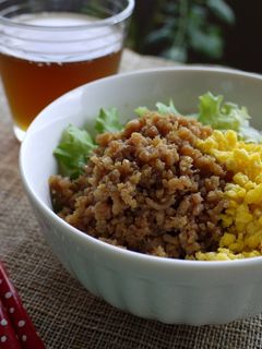 簡単♥♡鶏そぼろ丼(すき焼きのたれ味)-レシピのメイン写真