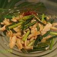 鶏胸肉とにんにくの芽の塩炒め