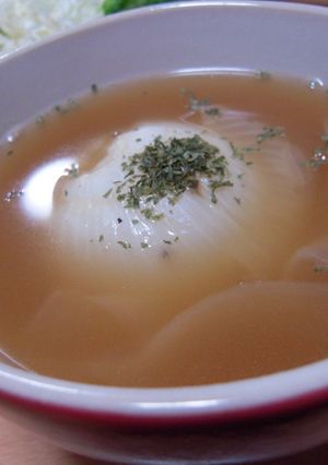 【圧力鍋】短時間で丸ごと玉ねぎのスープ-レシピのメイン写真