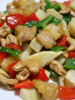 腰果鶏丁(鶏とカシューナッツの炒め)-レシピのメイン写真