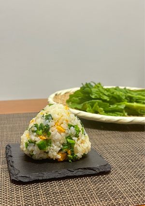 外で食べたい！菜の花とたまごの春おにぎり-レシピのメイン写真