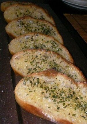手作りパンでガーリックブレッド-レシピのメイン写真