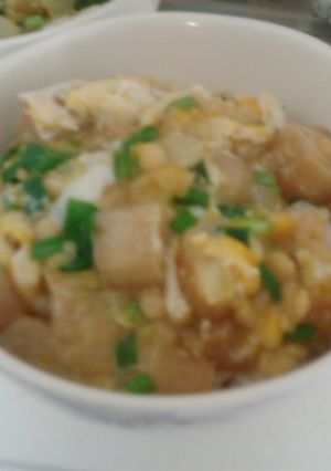 ニラと卵とお麩の丼-レシピのメイン写真