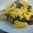夏野菜と牛肉のいり卵のっけ