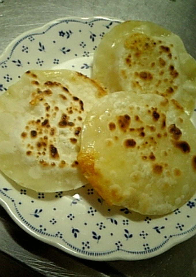 ☆餃子の皮でチーズを挟みました☆-レシピのメイン写真