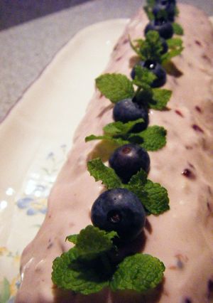 ブルーベリーヨーグルトソースロールケーキ-レシピのメイン写真