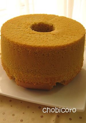 ふんわり素朴な☆黒糖ミルクシフォンケーキ-レシピのメイン写真