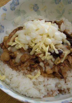 鯖水煮缶とMIXビーンズでコチュケチャ丼-レシピのメイン写真