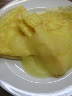 クレープ ~りんごのピュレ添え~-レシピのメイン写真