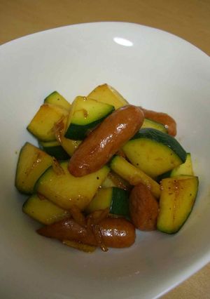 ズッキーニとソーセージのにんにく醤油炒め-レシピのメイン写真