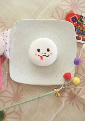 チョコ入りマシュマロの巳年デコ-レシピのメイン写真