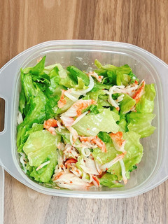 レタスとカニカマのサラダ お弁当一人分-レシピのメイン写真
