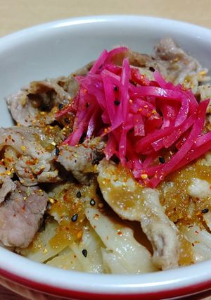 豚小間切れ肉＆たまねぎ丼♪-レシピのメイン写真