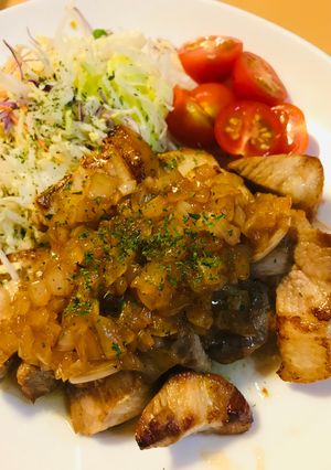 豚肉の一口ステーキ●玉ネギソース-レシピのメイン写真