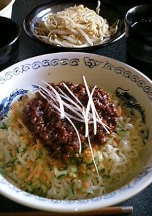 サントリー天然水で簡単ジャージャー麺-レシピのメイン写真