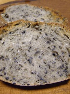 真っ黒ゴマパン・・・天然酵母のパン-レシピのメイン写真