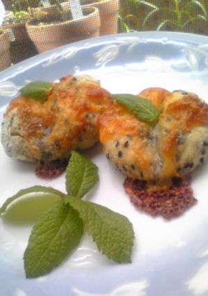 簡単♪ノンオイル♪豆腐ゴマチーズパン-レシピのメイン写真
