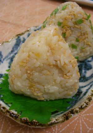 簡単！生姜風味な☆鶏そぼろ　おにぎり♪-レシピのメイン写真