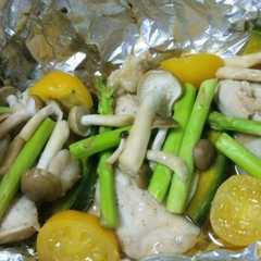 รูปของ ★簡単♪鶏と夏野菜のホイル包み焼き★