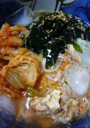 天然水とワカメ、キムチのぶっ掛け素麺-レシピのメイン写真