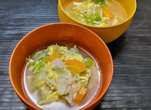 ベーコン香るレタスと卵のスープ-レシピのメイン写真